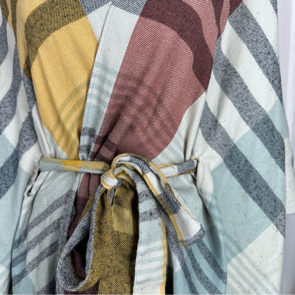 Poncho Sleeveless Wrap Shawl Tie‎ Closure OS Bold Plaid Lightweight Boho READ - Picture 3 of 12